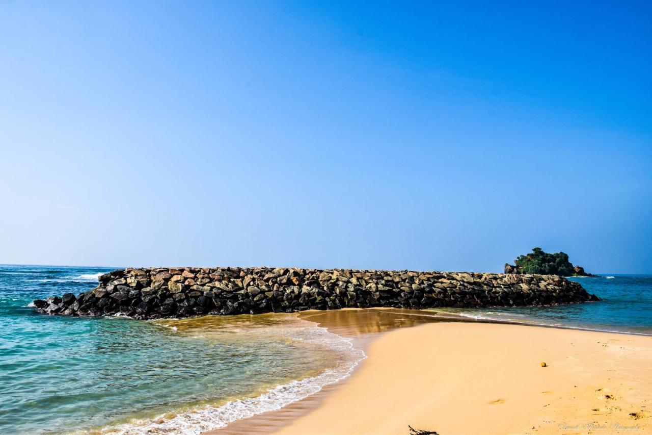 Tenasi Beach Resort Ахангама Екстериор снимка